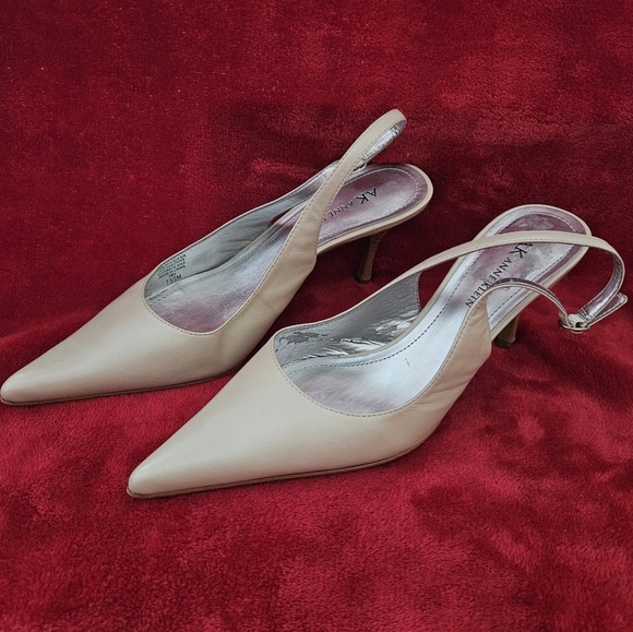 Anne Klein Women's Leather Cream Slingback Pumps-Heels-Size 7.5M - Picture 2 of 6